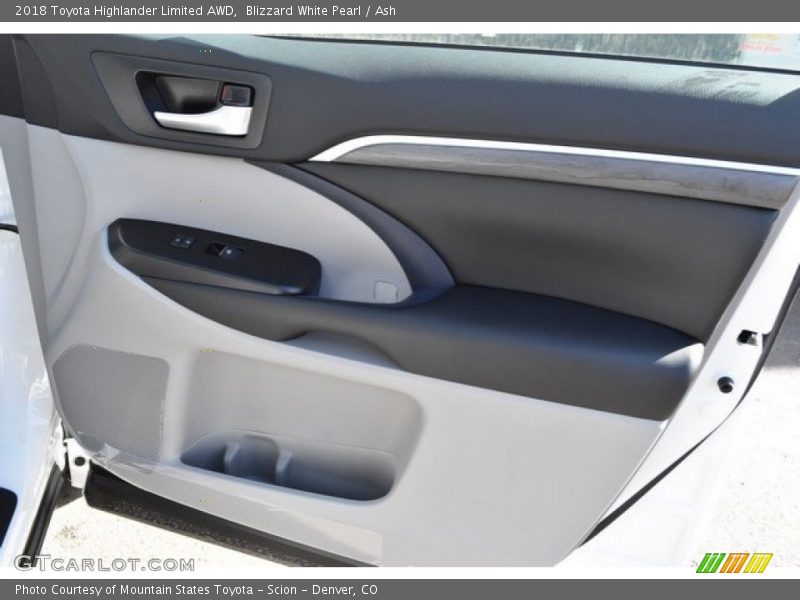 Blizzard White Pearl / Ash 2018 Toyota Highlander Limited AWD