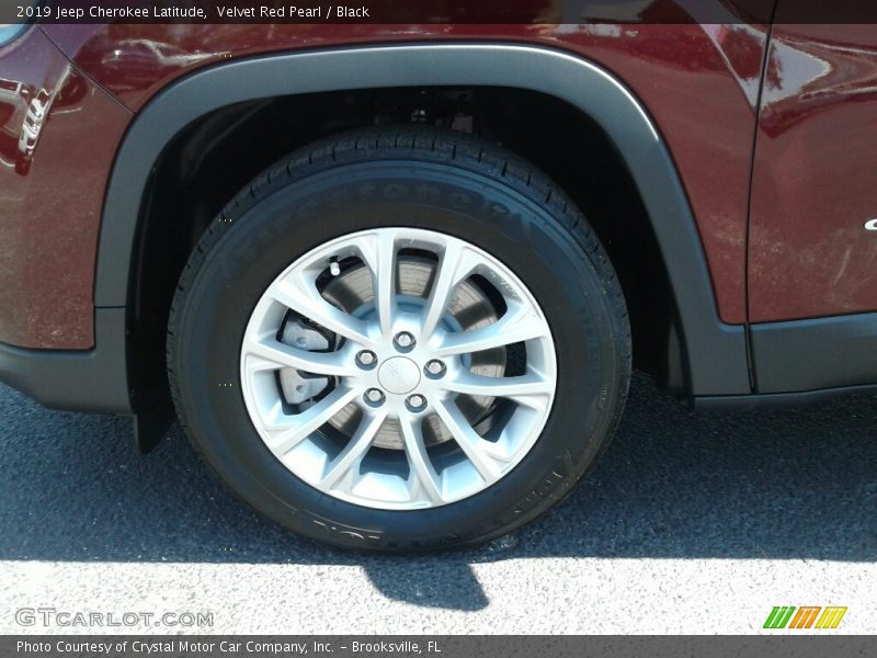 Velvet Red Pearl / Black 2019 Jeep Cherokee Latitude