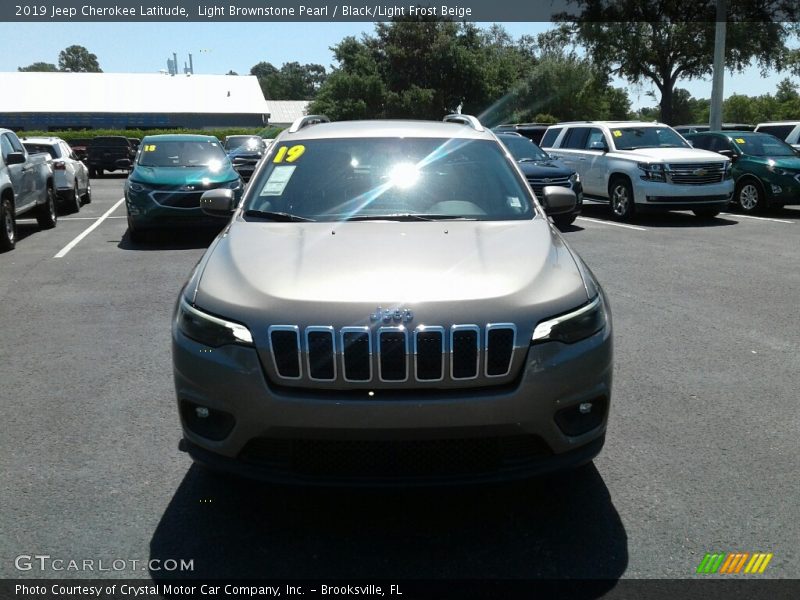 Light Brownstone Pearl / Black/Light Frost Beige 2019 Jeep Cherokee Latitude