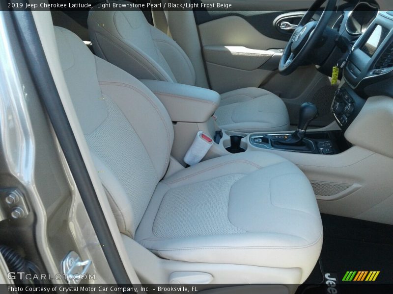 Light Brownstone Pearl / Black/Light Frost Beige 2019 Jeep Cherokee Latitude