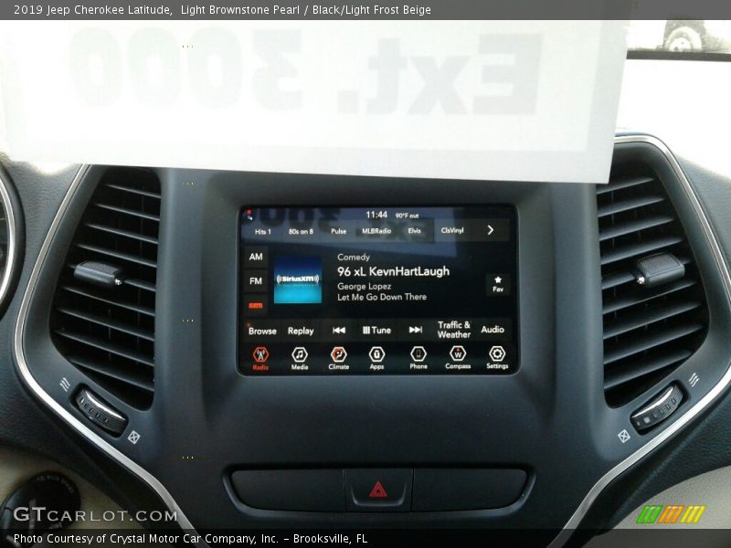 Light Brownstone Pearl / Black/Light Frost Beige 2019 Jeep Cherokee Latitude