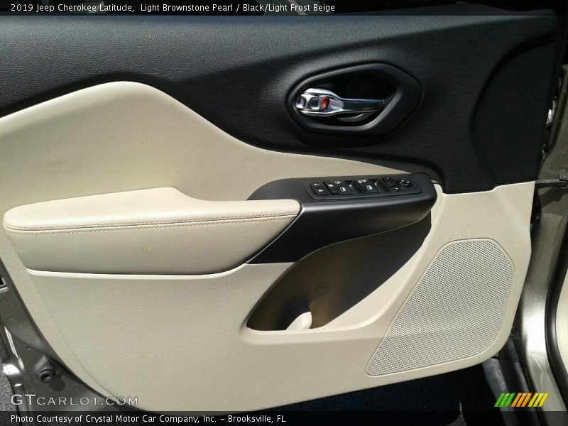 Light Brownstone Pearl / Black/Light Frost Beige 2019 Jeep Cherokee Latitude