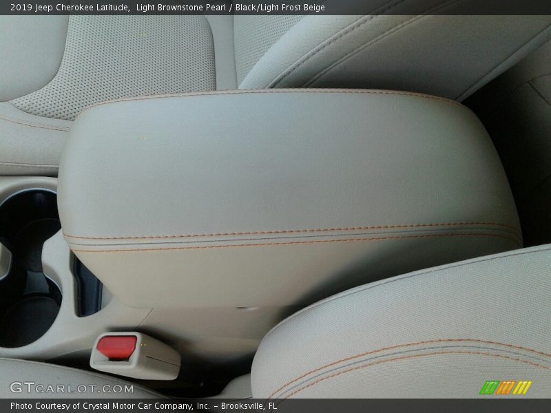 Light Brownstone Pearl / Black/Light Frost Beige 2019 Jeep Cherokee Latitude