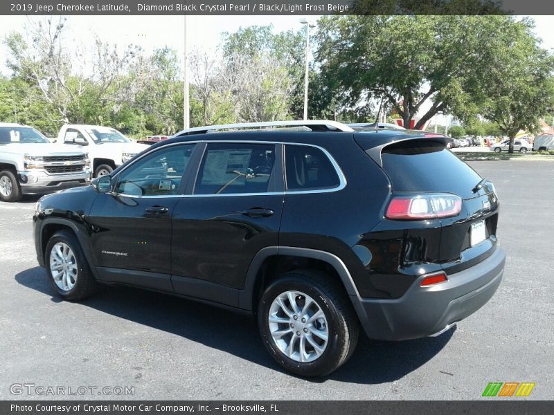 Diamond Black Crystal Pearl / Black/Light Frost Beige 2019 Jeep Cherokee Latitude