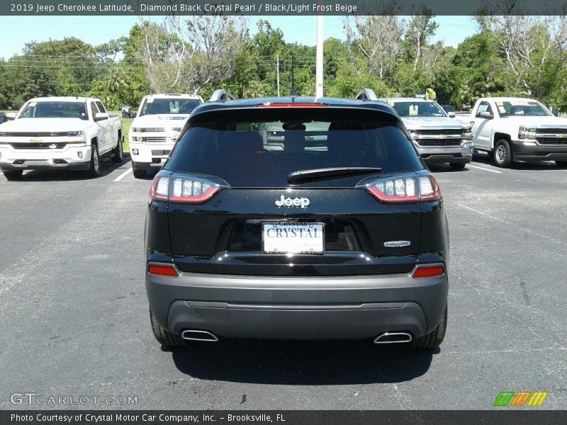 Diamond Black Crystal Pearl / Black/Light Frost Beige 2019 Jeep Cherokee Latitude