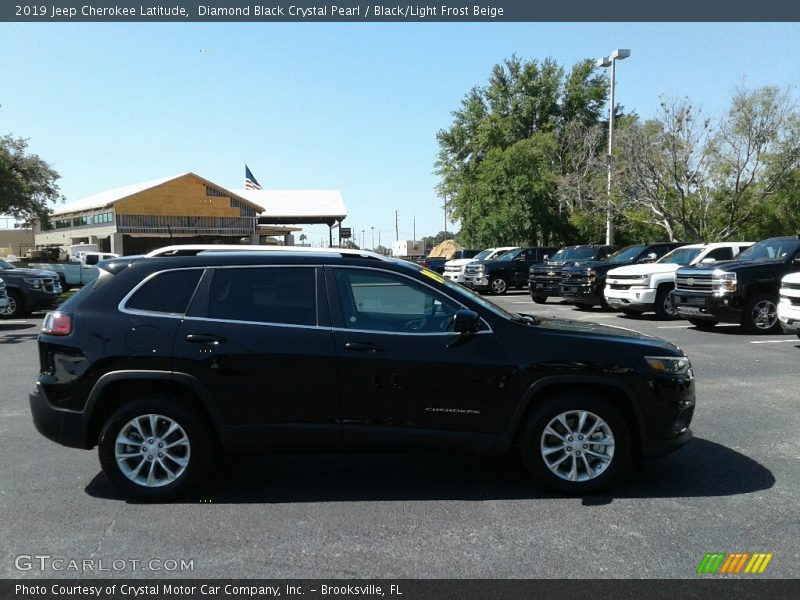 Diamond Black Crystal Pearl / Black/Light Frost Beige 2019 Jeep Cherokee Latitude