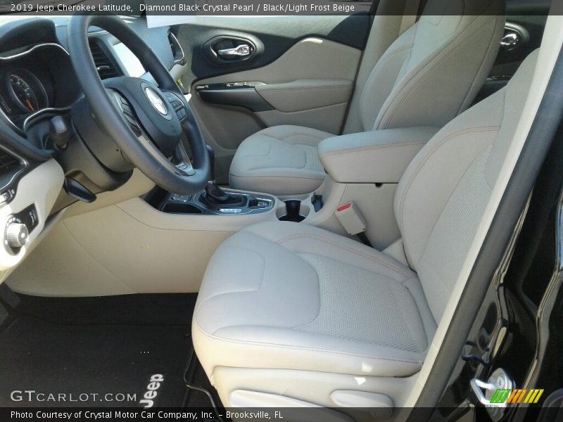 Diamond Black Crystal Pearl / Black/Light Frost Beige 2019 Jeep Cherokee Latitude