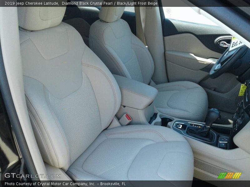 Diamond Black Crystal Pearl / Black/Light Frost Beige 2019 Jeep Cherokee Latitude