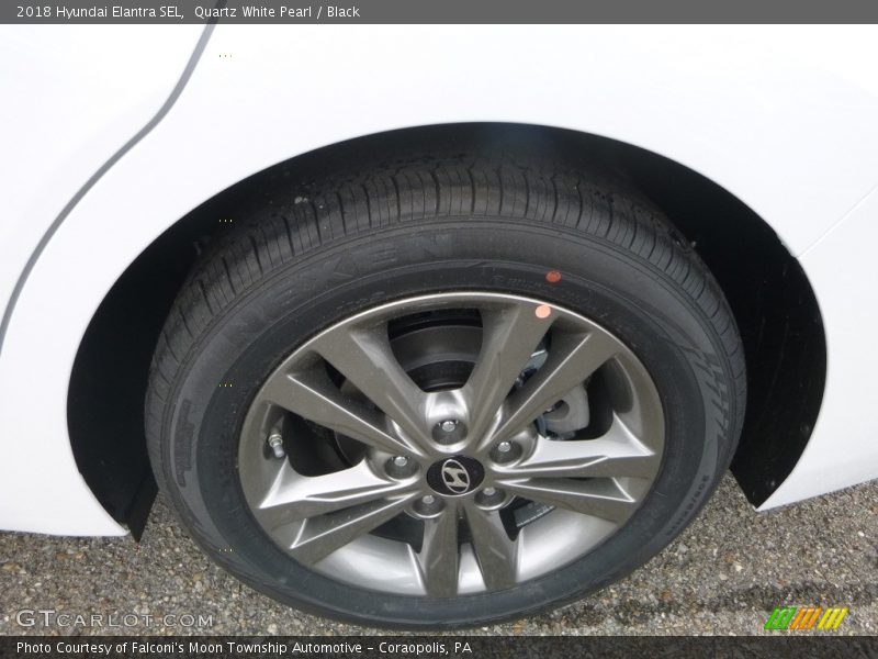 Quartz White Pearl / Black 2018 Hyundai Elantra SEL