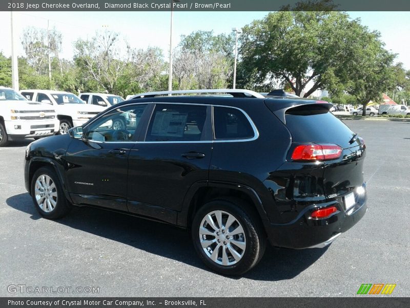 Diamond Black Crystal Pearl / Brown/Pearl 2018 Jeep Cherokee Overland
