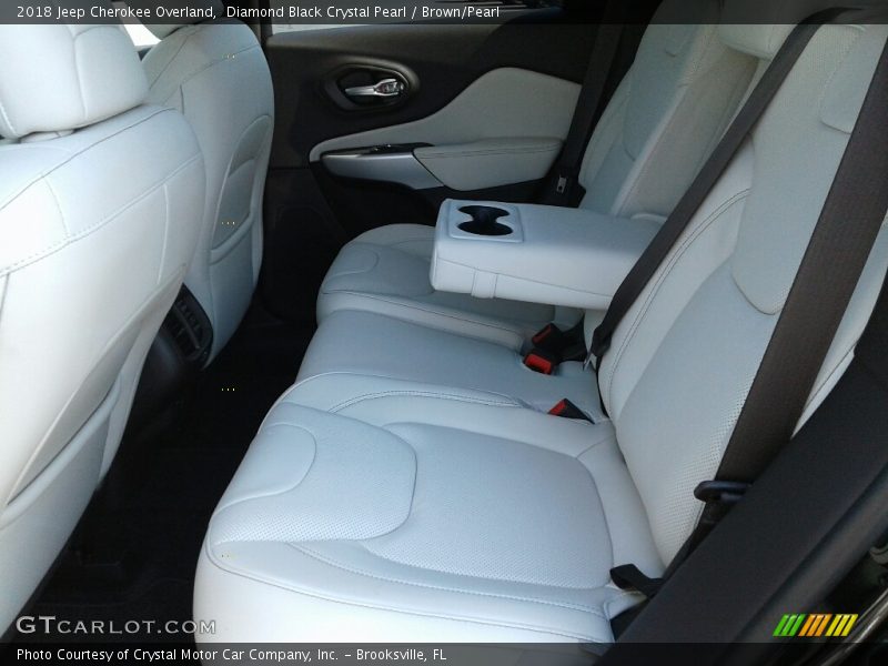 Diamond Black Crystal Pearl / Brown/Pearl 2018 Jeep Cherokee Overland