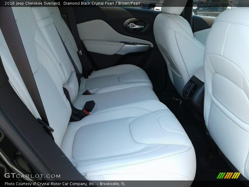 Diamond Black Crystal Pearl / Brown/Pearl 2018 Jeep Cherokee Overland