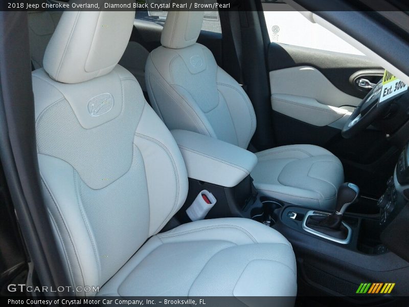 Diamond Black Crystal Pearl / Brown/Pearl 2018 Jeep Cherokee Overland