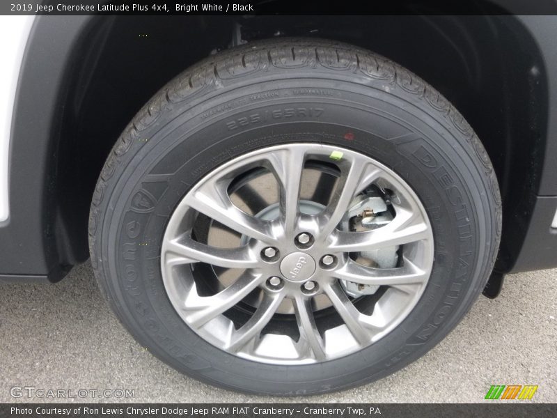 Bright White / Black 2019 Jeep Cherokee Latitude Plus 4x4