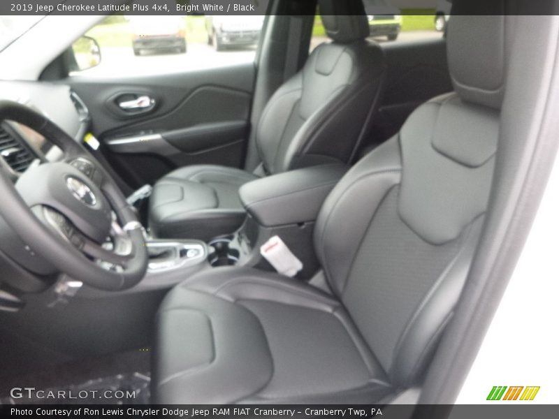 Bright White / Black 2019 Jeep Cherokee Latitude Plus 4x4