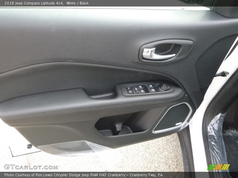 White / Black 2018 Jeep Compass Latitude 4x4