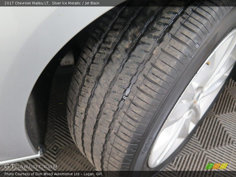 Silver Ice Metallic / Jet Black 2017 Chevrolet Malibu LT