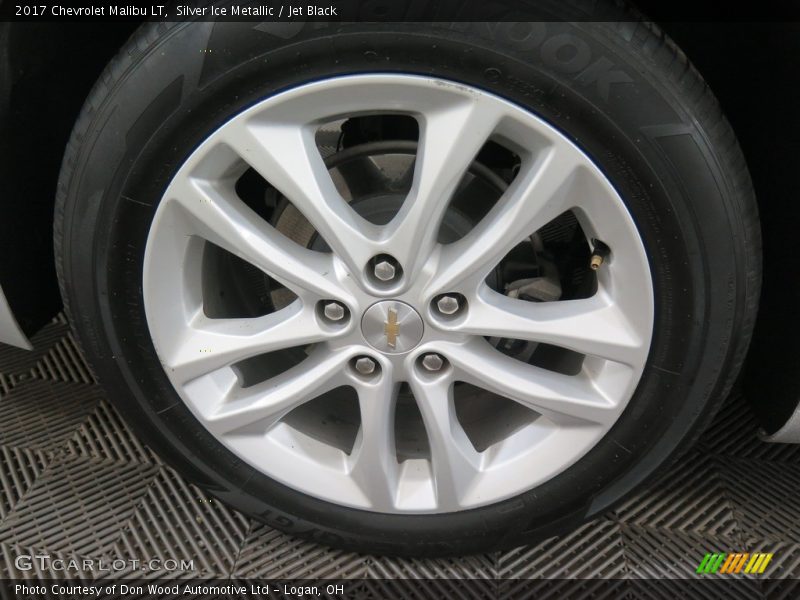 Silver Ice Metallic / Jet Black 2017 Chevrolet Malibu LT