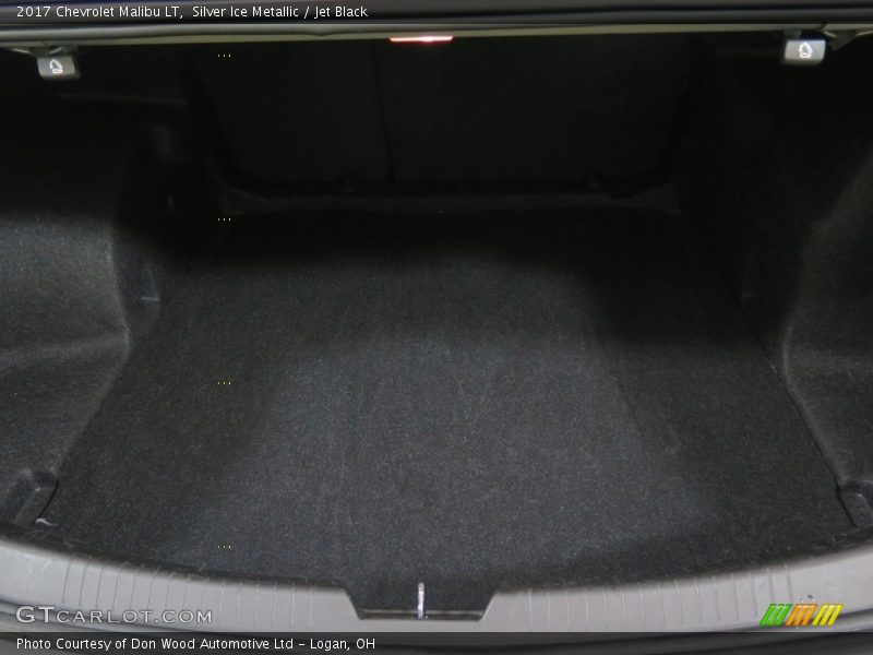 Silver Ice Metallic / Jet Black 2017 Chevrolet Malibu LT
