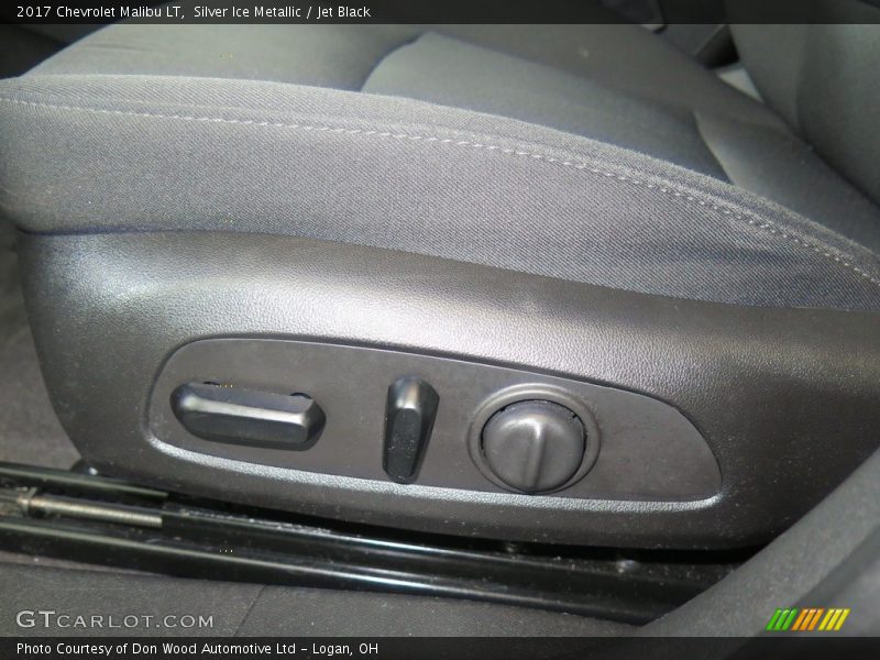 Silver Ice Metallic / Jet Black 2017 Chevrolet Malibu LT