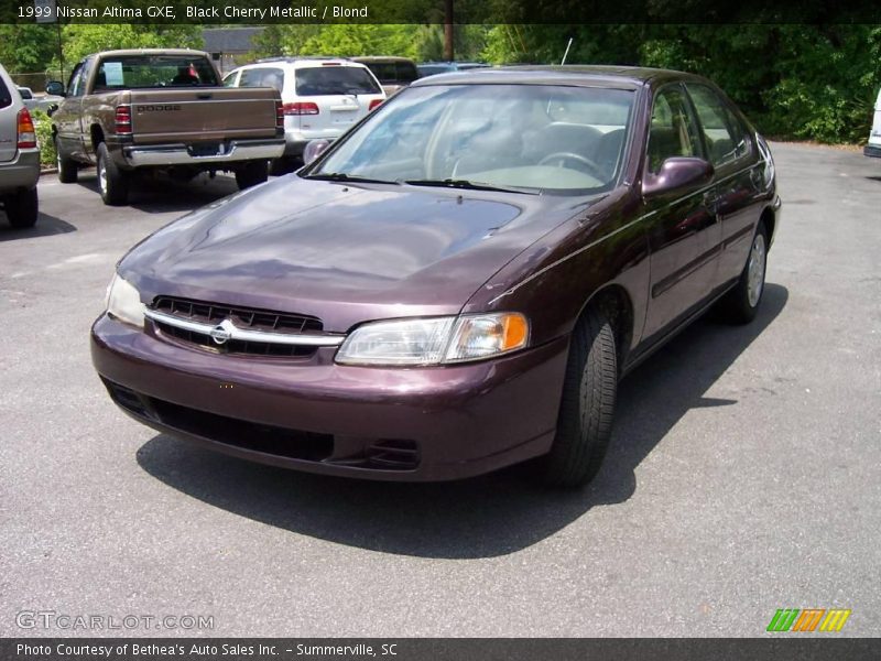 Black Cherry Metallic / Blond 1999 Nissan Altima GXE