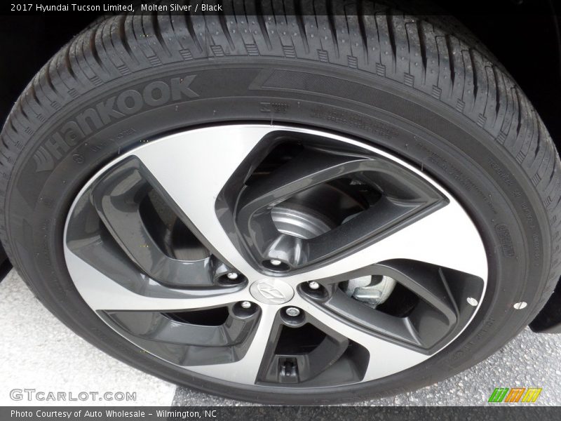 Molten Silver / Black 2017 Hyundai Tucson Limited