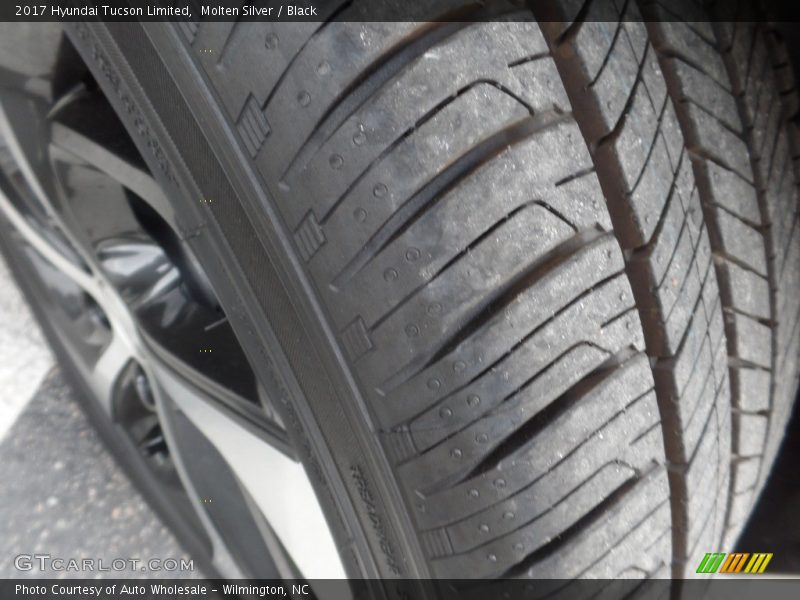 Molten Silver / Black 2017 Hyundai Tucson Limited