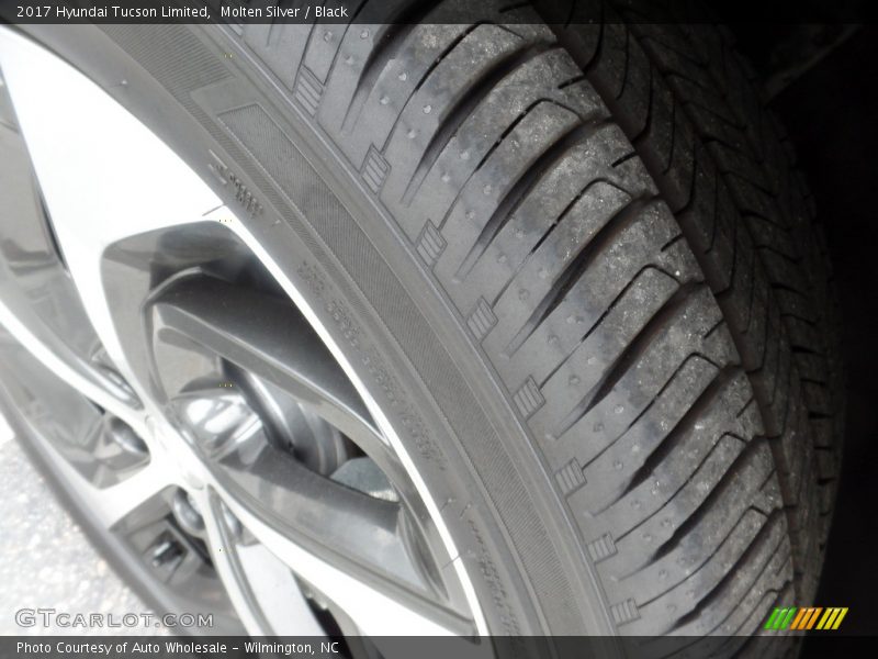 Molten Silver / Black 2017 Hyundai Tucson Limited