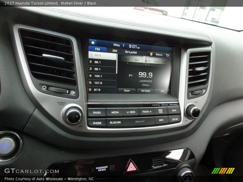 Molten Silver / Black 2017 Hyundai Tucson Limited