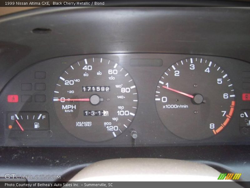 Black Cherry Metallic / Blond 1999 Nissan Altima GXE