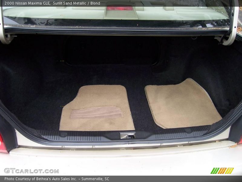 Sunlit Sand Metallic / Blond 2000 Nissan Maxima GLE