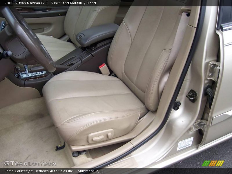 Sunlit Sand Metallic / Blond 2000 Nissan Maxima GLE