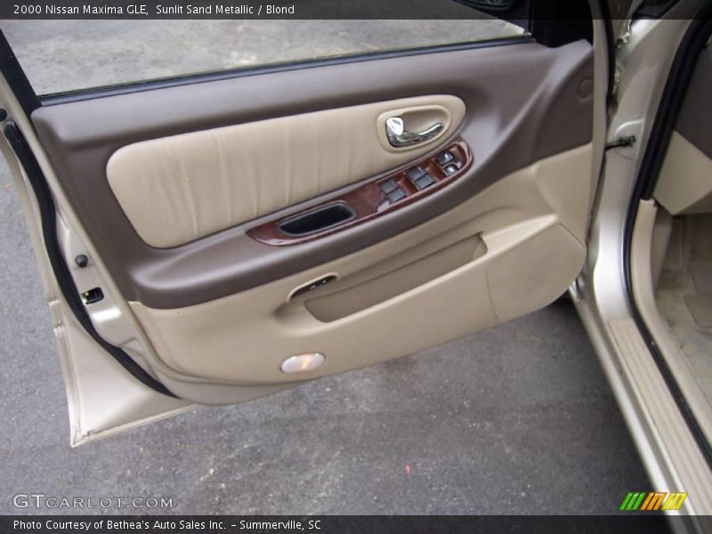 Sunlit Sand Metallic / Blond 2000 Nissan Maxima GLE