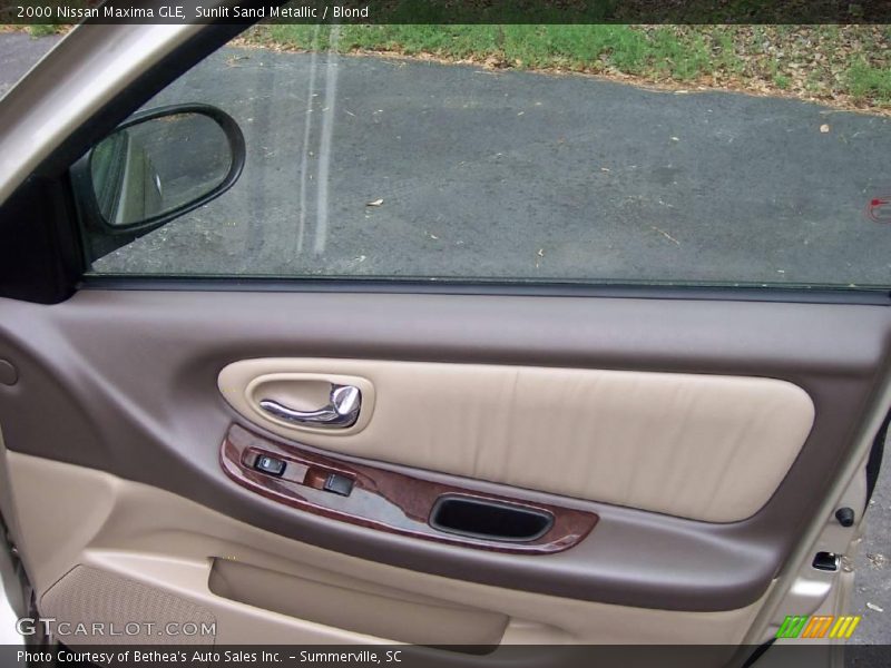 Sunlit Sand Metallic / Blond 2000 Nissan Maxima GLE