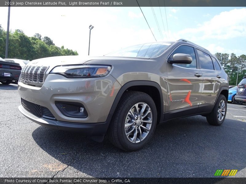 Light Brownstone Pearl / Black 2019 Jeep Cherokee Latitude Plus