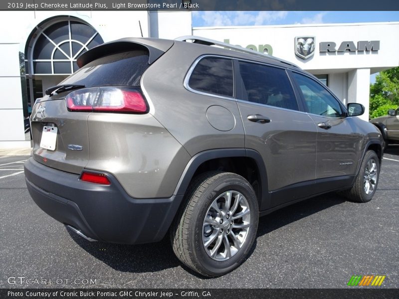 Light Brownstone Pearl / Black 2019 Jeep Cherokee Latitude Plus