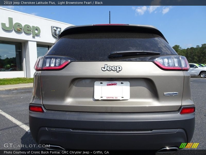 Light Brownstone Pearl / Black 2019 Jeep Cherokee Latitude Plus