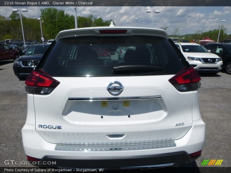 Glacier White / Charcoal 2018 Nissan Rogue S AWD