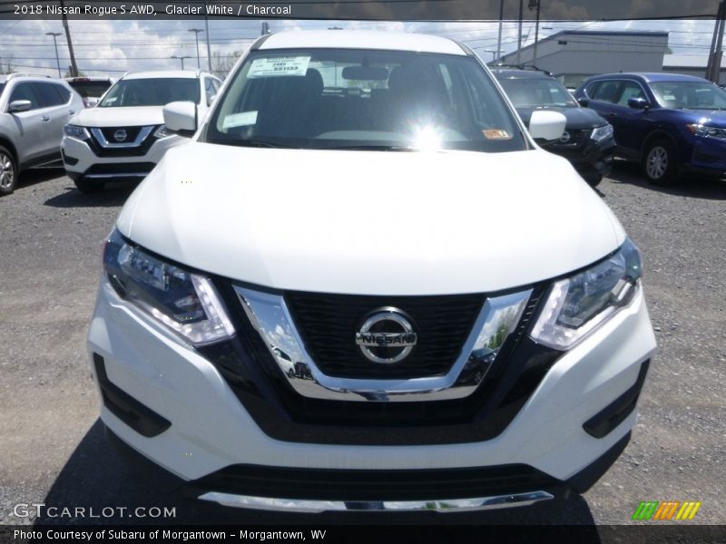 Glacier White / Charcoal 2018 Nissan Rogue S AWD