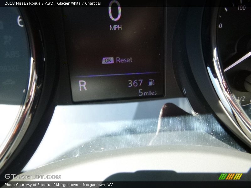Glacier White / Charcoal 2018 Nissan Rogue S AWD