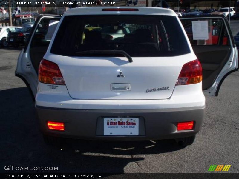 Diamond White Pearl / Sandblast 2003 Mitsubishi Outlander LS