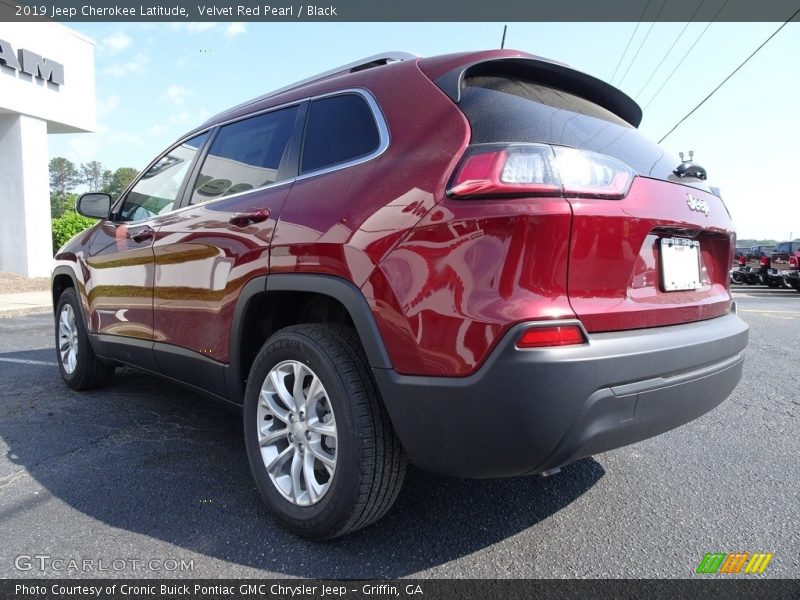 Velvet Red Pearl / Black 2019 Jeep Cherokee Latitude