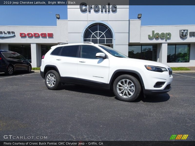 Bright White / Black 2019 Jeep Cherokee Latitude