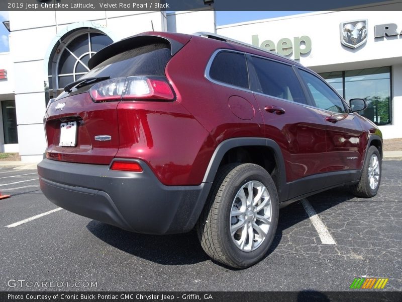 Velvet Red Pearl / Black 2019 Jeep Cherokee Latitude