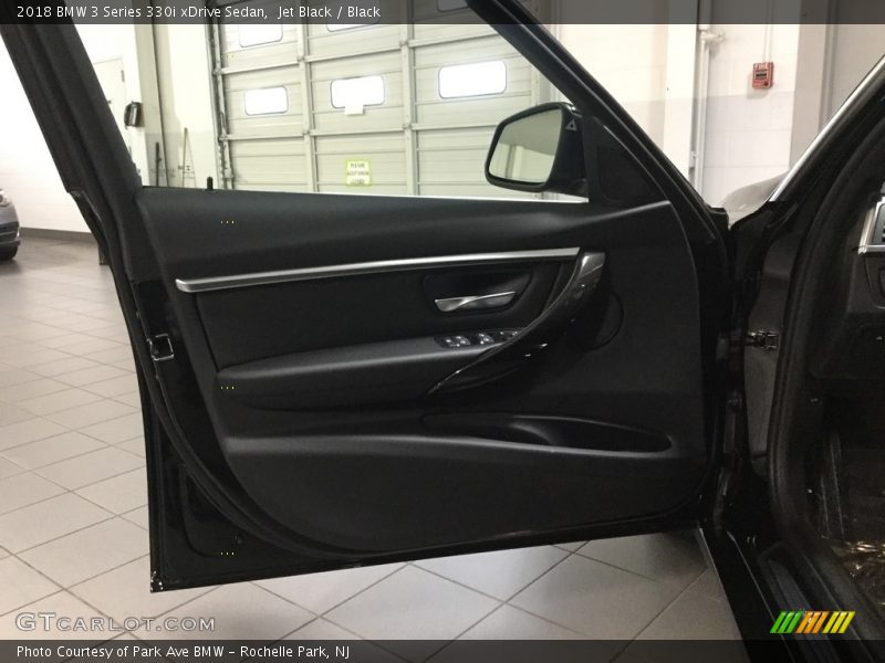 Jet Black / Black 2018 BMW 3 Series 330i xDrive Sedan