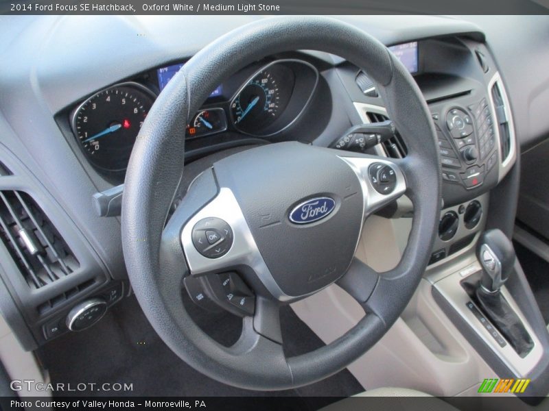 Oxford White / Medium Light Stone 2014 Ford Focus SE Hatchback