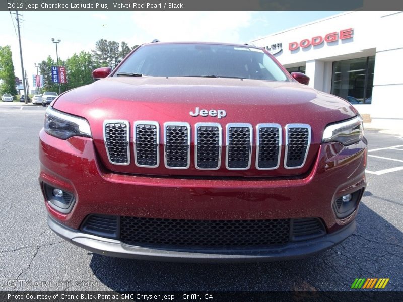 Velvet Red Pearl / Black 2019 Jeep Cherokee Latitude Plus
