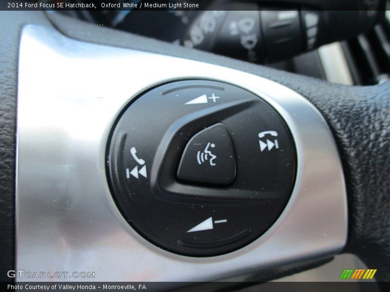 Oxford White / Medium Light Stone 2014 Ford Focus SE Hatchback