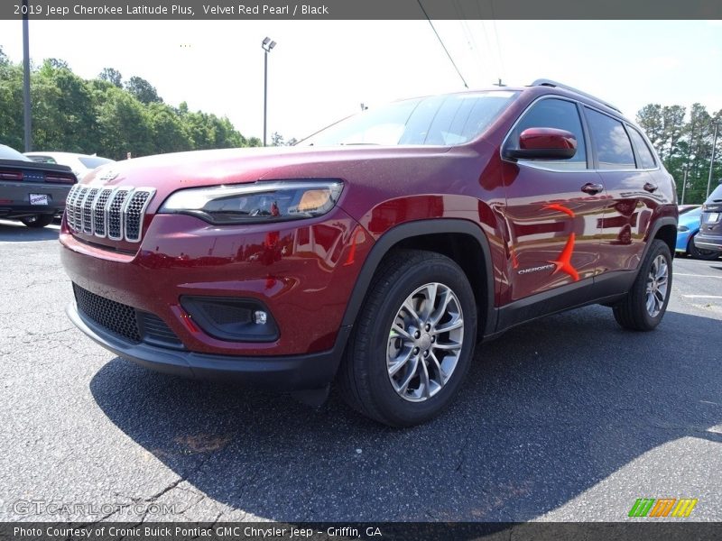 Velvet Red Pearl / Black 2019 Jeep Cherokee Latitude Plus