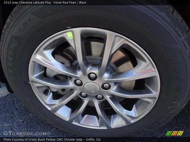 Velvet Red Pearl / Black 2019 Jeep Cherokee Latitude Plus